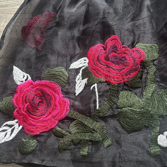 L’atiste | By Amy Floral Embroidered Dress - Black and Pink Size Small - Picture 13 of 14